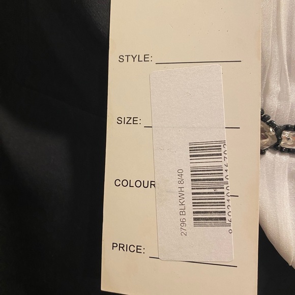 Pre Owned Fouad Sarkis 2796
Size: 8
Color : Black and white - Picture 2 of 6